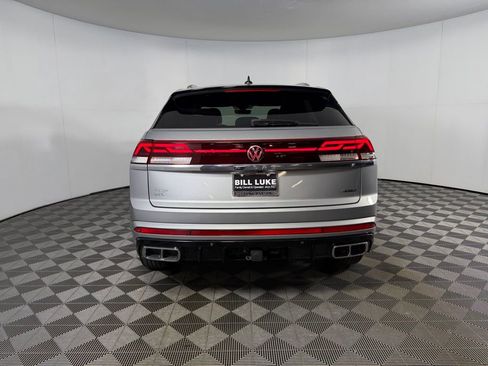 Used 2024 Volkswagen Atlas Cross Sport SEL R-Line AWD/4WD image 6
