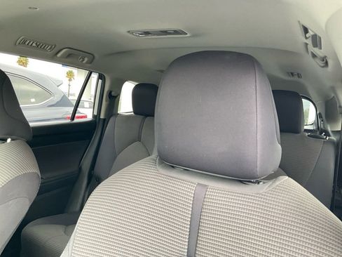 Used 2024 Toyota Highlander LE image 15