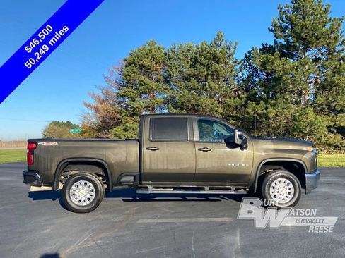 Used 2022 Chevrolet Silverado 3500 LT w/ Convenience Package image 8