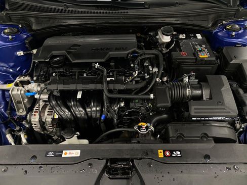 Certified 2025 Hyundai Elantra SEL FWD image 10