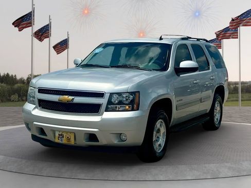 Used 2014 Chevrolet Tahoe LT w/ Luxury Package image 2