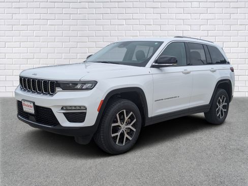 Used 2023 Jeep Grand Cherokee Limited AWD/4WD image 1