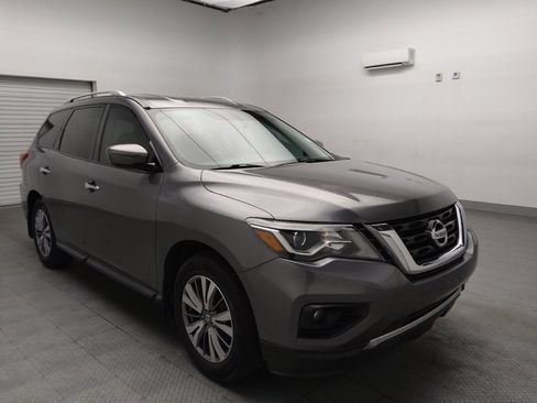 Used 2019 Nissan Pathfinder SV FWD image 13