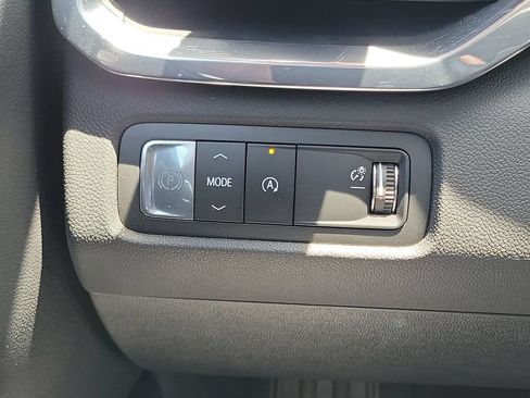 Used 2026 GMC Acadia Elevation w/ Elevation Premium Package FWD image 18