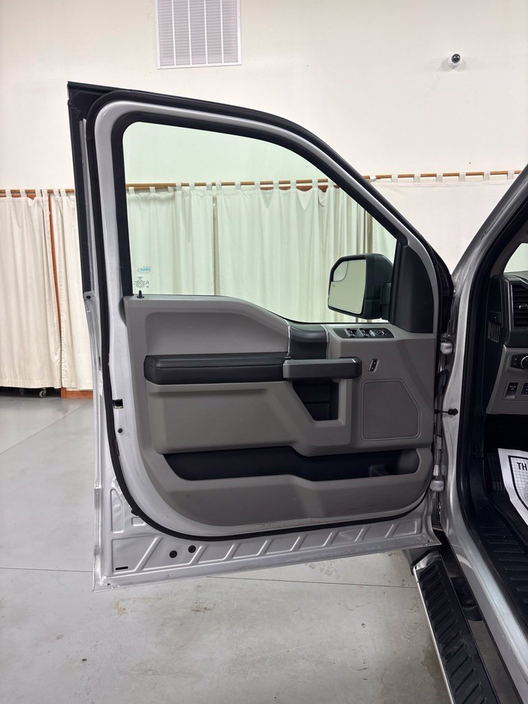 Used 2017 Ford F150 XLT w/ Equipment Group 302A Luxury RWD image 17