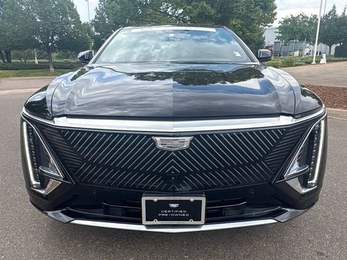 Used 2024 Cadillac Lyriq Luxury AWD/4WD image 8