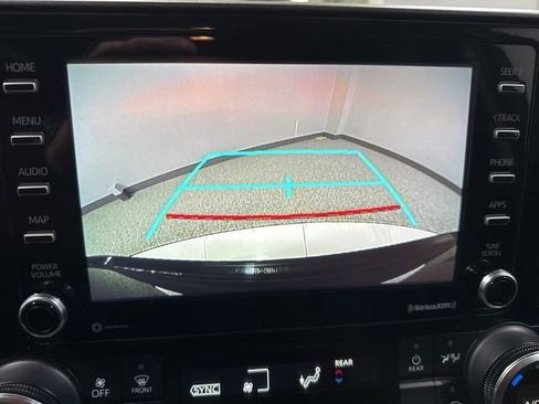 Used 2021 Toyota Highlander L FWD image 2
