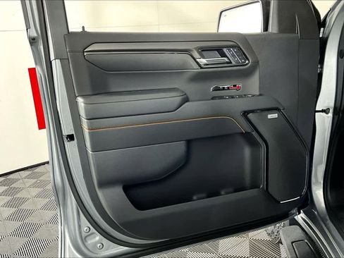 Used 2025 GMC Sierra 1500 AT4 w/ AT4 Premium Package AWD/4WD image 16