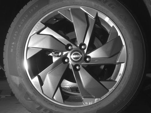 Used 2025 Nissan Rogue SV FWD image 15