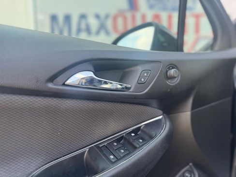 Used 2019 Chevrolet Cruze LT w/ Convenience Package image 33