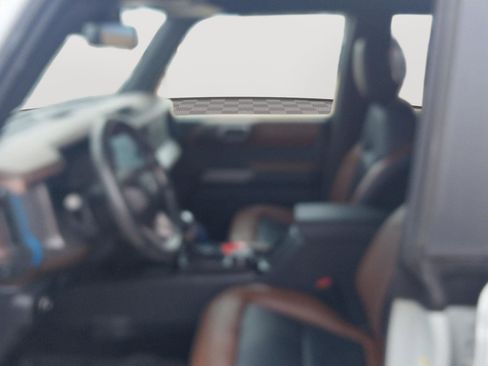 Used 2023 Ford Bronco Outer Banks image 23