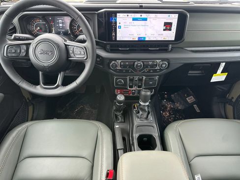 New 2026 Jeep Gladiator Mojave image 13