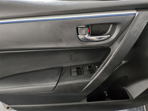 Used 2015 Toyota Corolla LE image 28