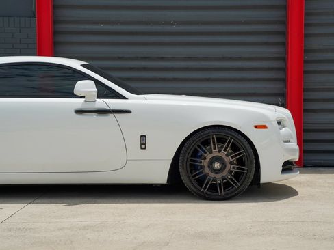 Used 2019 Rolls-Royce Wraith RWD image 17