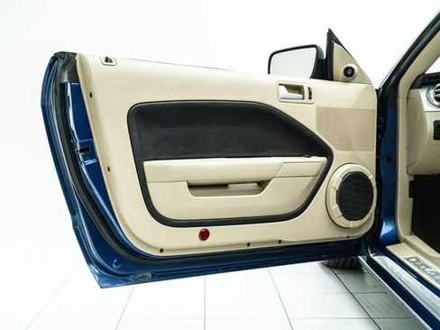 Used 2006 Ford Mustang GT Premium image 26