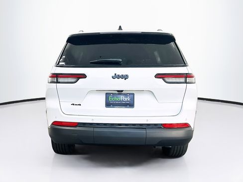 Used 2023 Jeep Grand Cherokee L Laredo image 7