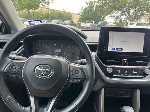 Used 2023 Toyota Corolla Cross LE FWD image 10