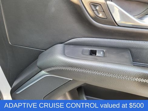Used 2023 GMC Yukon Denali AWD/4WD image 9