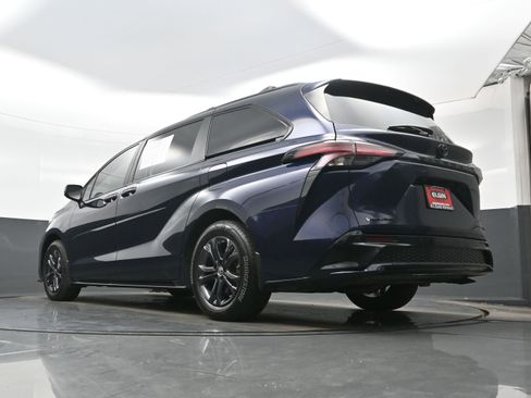 Used 2025 Toyota Sienna XSE w/ XSE Plus Package AWD/4WD image 32