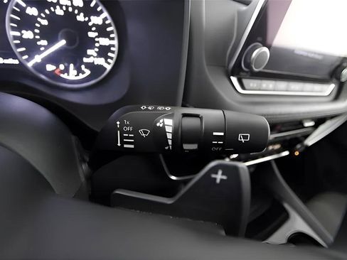 Used 2023 Nissan Rogue SV image 28