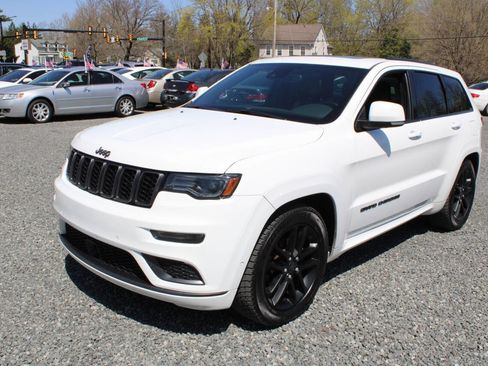 Used 2020 Jeep Grand Cherokee High Altitude AWD/4WD image 2