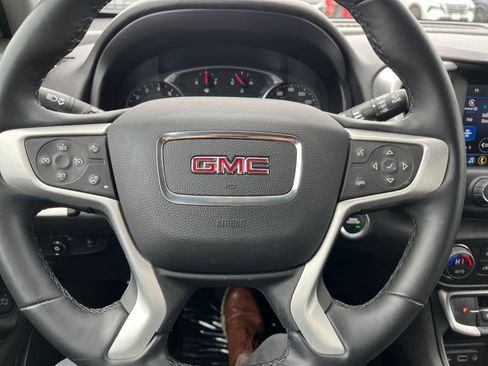 Used 2024 GMC Terrain SLT AWD/4WD image 30