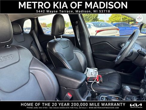 Used 2021 Jeep Cherokee Latitude Lux w/ Comfort/Convenience Group AWD/4WD image 44
