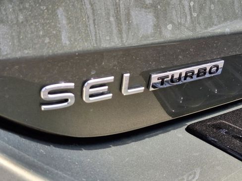 New 2026 Volkswagen Tiguan SEL R-Line AWD/4WD image 10