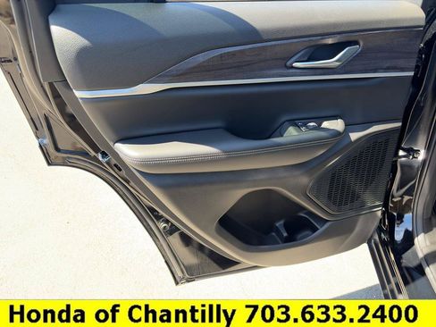 Used 2025 Jeep Grand Cherokee Limited w/ Trailer Tow Package AWD/4WD image 28