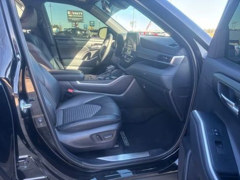 Used 2023 Toyota Highlander XSE image 21