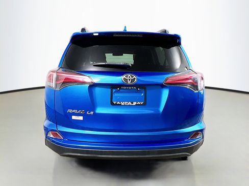 Used 2017 Toyota RAV4 LE FWD image 6