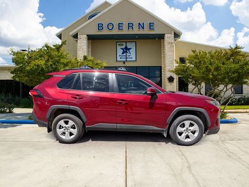 Used 2020 Toyota RAV4 XLE w/ Convenience Package image 6