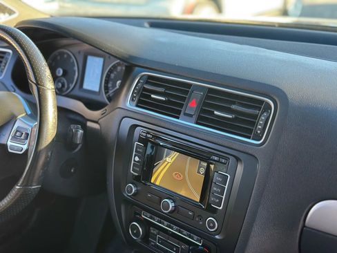 Used 2012 Volkswagen Jetta GLI image 24