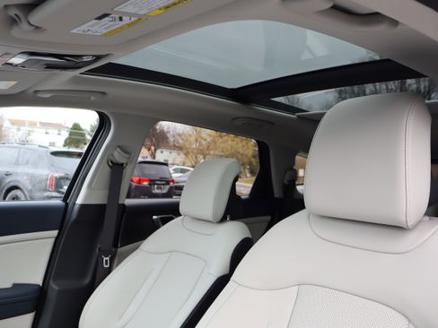 Certified 2025 Kia Sportage EX w/ EX Premium Package image 23