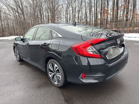 Used 2018 Honda Civic EX-T image 6