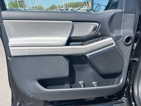 Used 2025 Ford Expedition Active AWD/4WD image 28