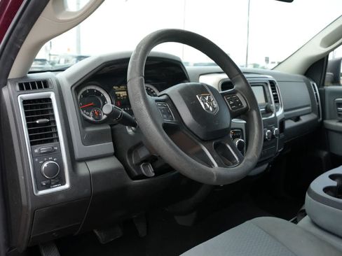 Used 2019 RAM 1500 Classic SLT RWD image 14
