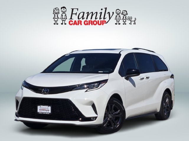 Used 2026 Toyota Sienna XSE AWD/4WD image 1