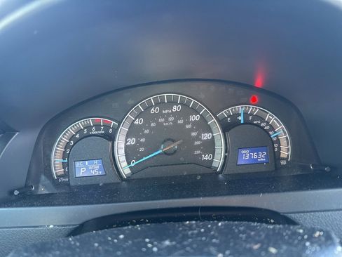 Used 2013 Toyota Camry SE image 11