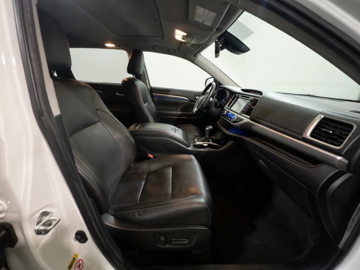 Used 2019 Toyota Highlander Limited FWD image 22