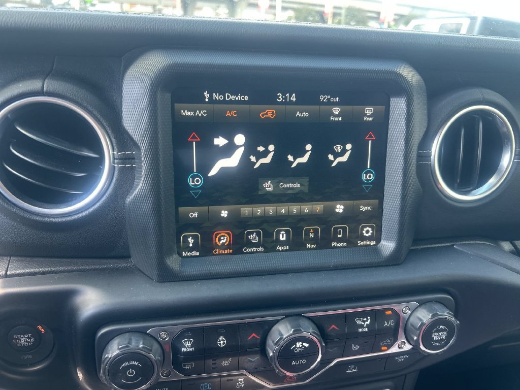 Used 2022 Jeep Wrangler Unlimited Sahara w/ Cold Weather Group AWD/4WD image 20