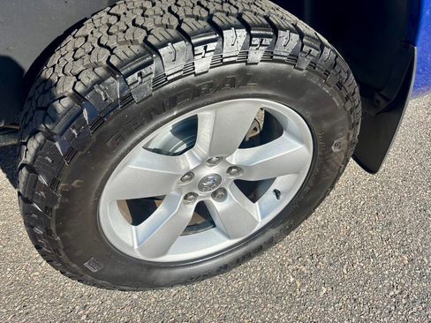 Used 2014 RAM 1500 Express image 26