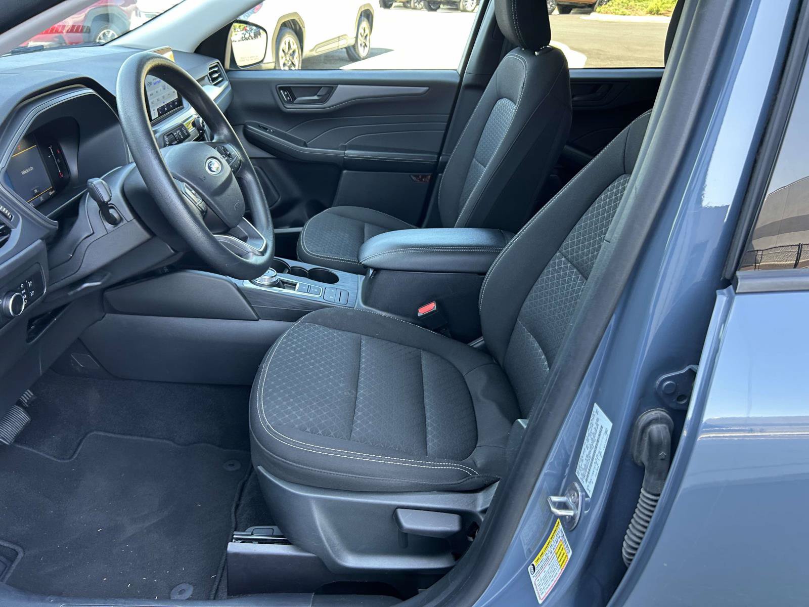 Used 2025 Ford Escape Active AWD/4WD image 12