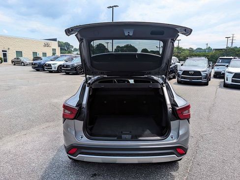 Used 2025 Chevrolet Trax LT FWD image 27