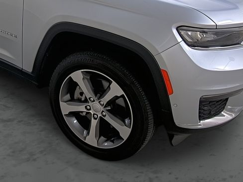 Used 2025 Jeep Grand Cherokee L Limited w/ Luxury Tech Group II AWD/4WD image 14