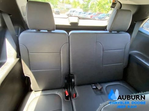 Used 2021 Chevrolet Traverse LT w/ LT Premium Package AWD/4WD image 24
