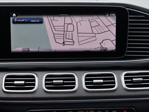 New 2025 Mercedes-Benz GLS 580 4MATIC image 17