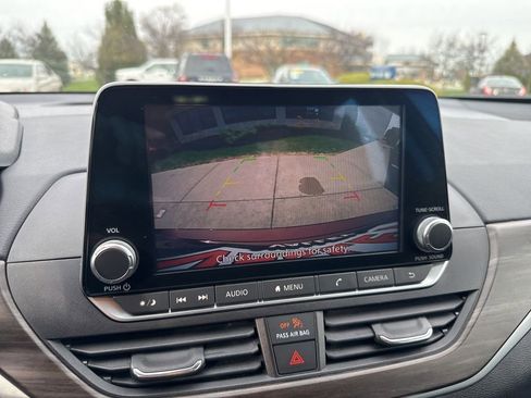 Used 2024 Nissan Altima 2.5 SV image 17