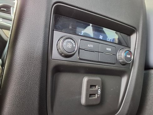 Used 2024 Buick Enclave Essence w/ Technology Package image 24