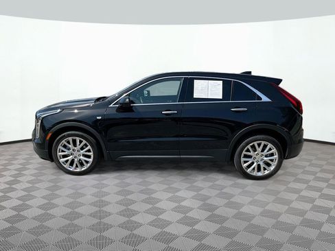 Used 2022 Cadillac XT4 Luxury w/ Cold Weather Package image 9
